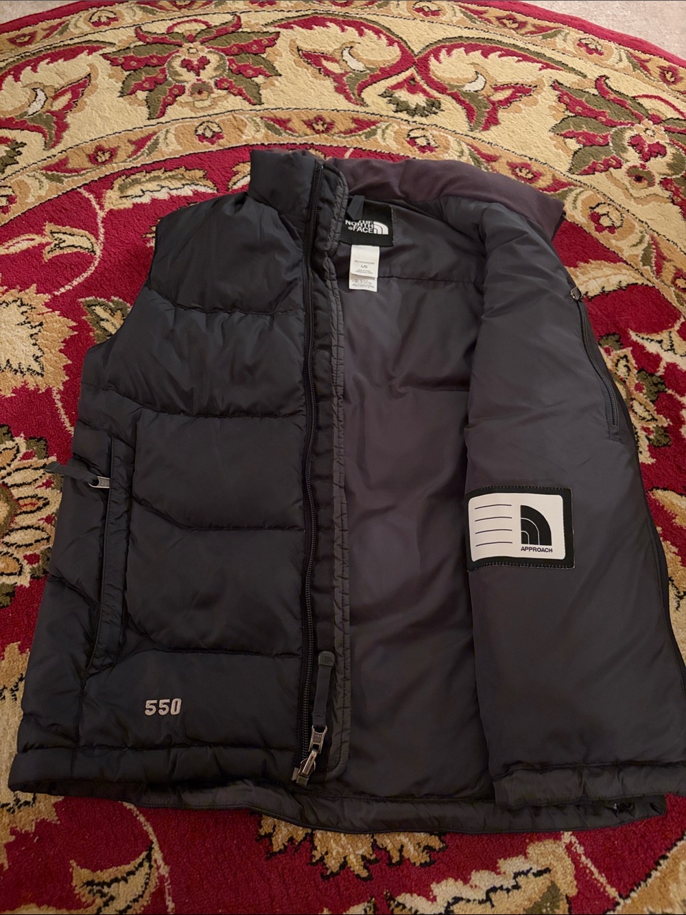 The North Face Boy’s Black 550 Puffer Vest - Picture 3 of 3